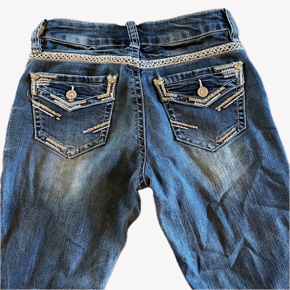 Blue Jeans - Picture 2 of 6